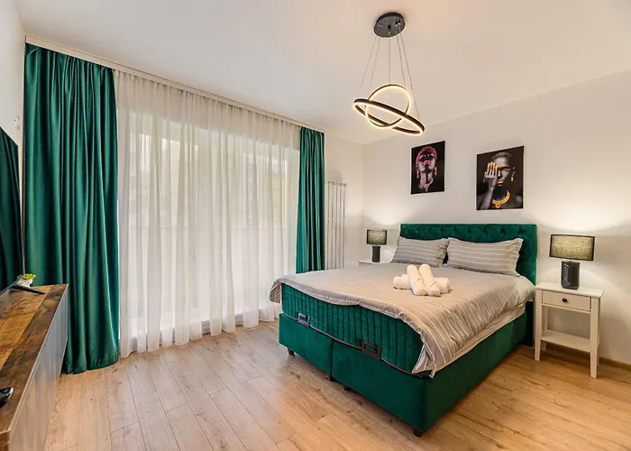 Апартаменти Mohost Blue Moon *