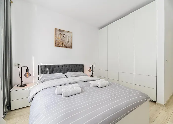 Mohost Blue Moon Apartment